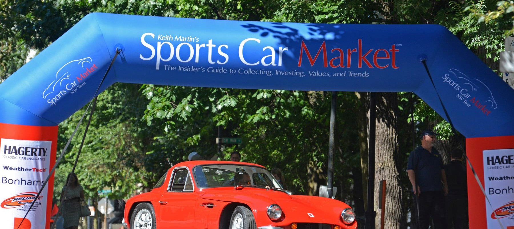 Custom Inflatables for Drive-In and Drive-Thru Events in 2021