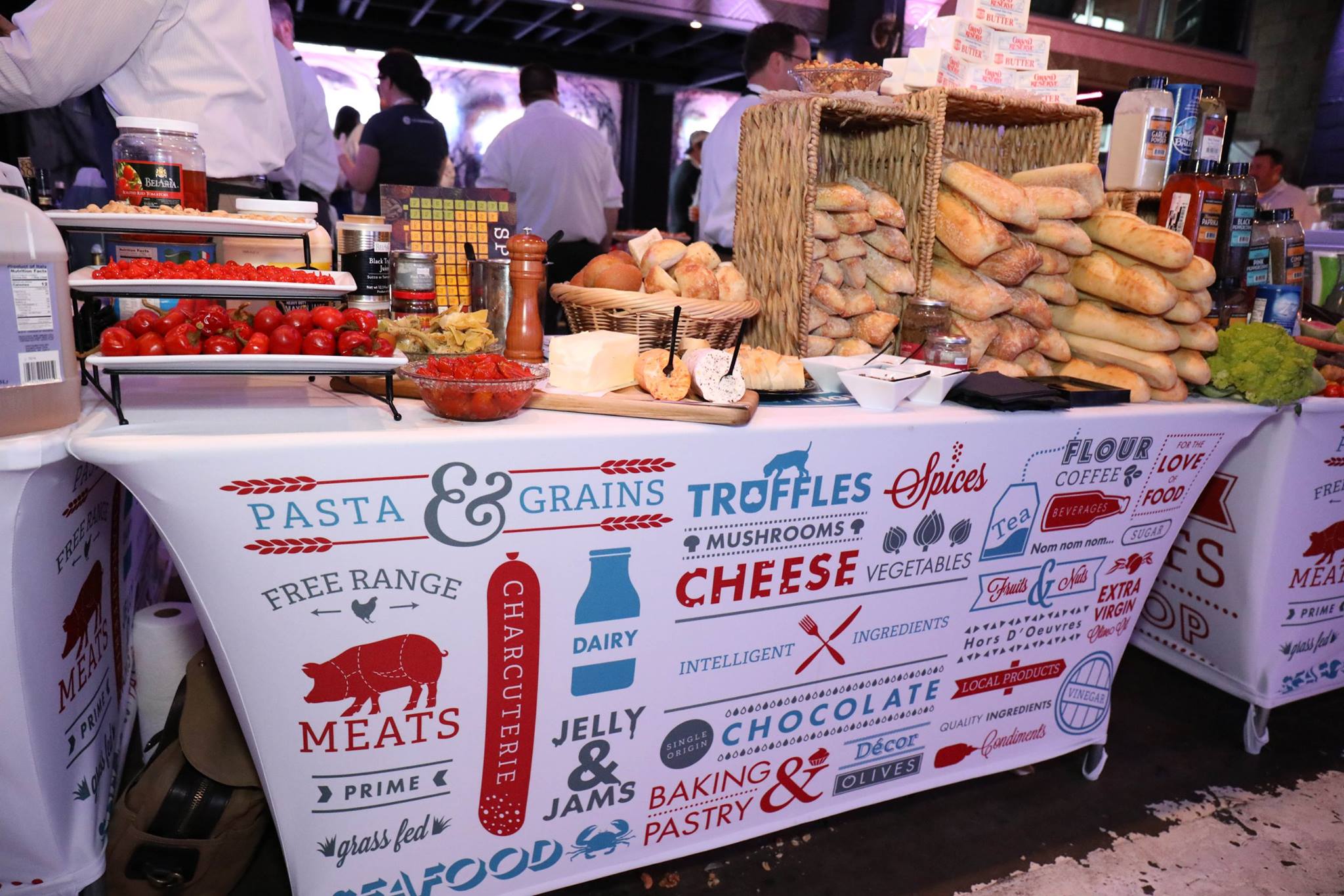 Why a Custom Table Cover is a Must-Have Marketing Tool for Your Business