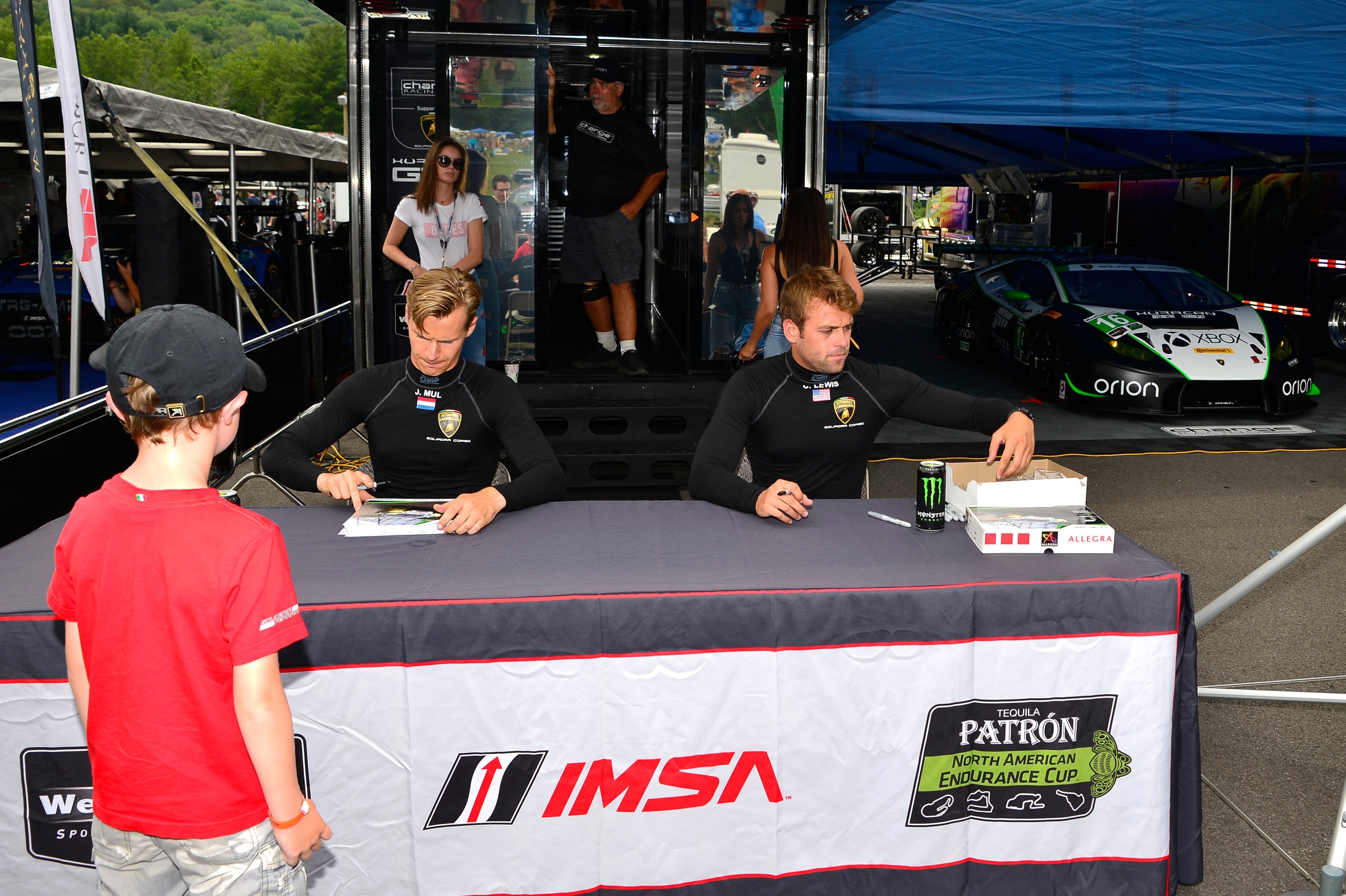 Custom Printed Tablecloths: 6 Tips to Avoid Additional Costs