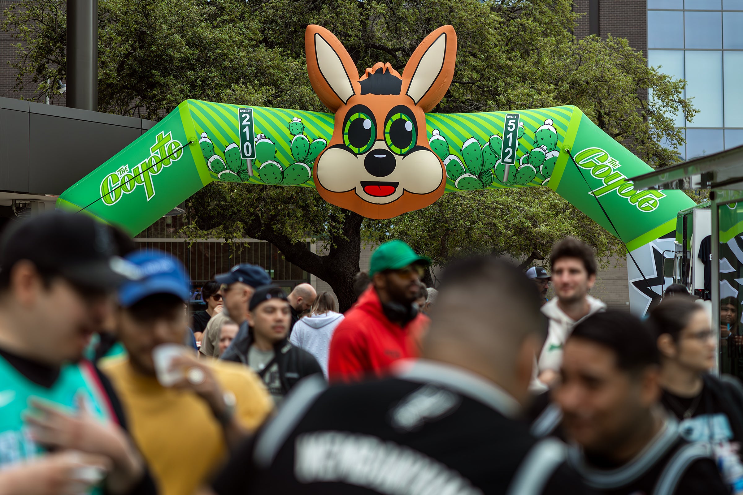 large inflatable mascot arch customized for san antonio spurs